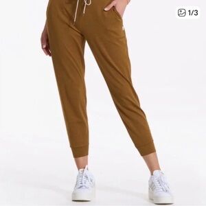 Vuori Women's Golden Brown Drawstring Joggers